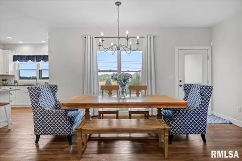 Dining - 432 Fitzgerald Dr, Springfield, IL 62711 photo 3 of 4