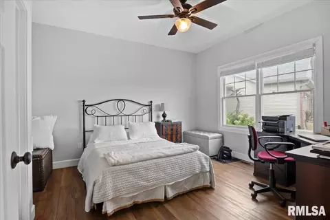 Bedroom - 432 Fitzgerald Dr, Springfield, IL 62711 photo 4 of 7
