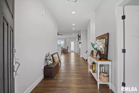 Entry Way - 432 Fitzgerald Dr, Springfield, IL 62711 photo 1 of 8