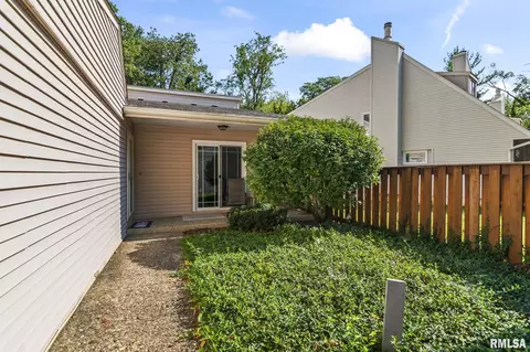 Exterior - 5 Country Pl, Springfield, IL 62703 photo 2 of 8