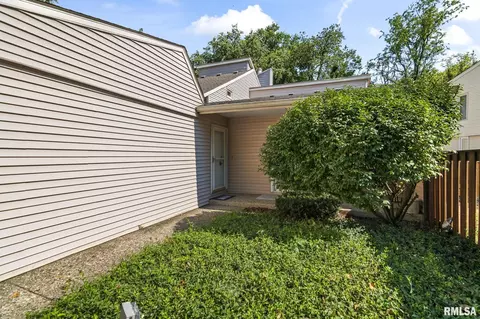 Exterior - 5 Country Pl, Springfield, IL 62703 photo 4 of 8