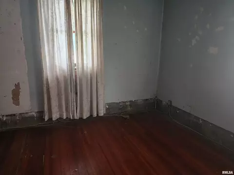 Bedroom - 203 E Washington St, Athens, IL 62613 photo 1 of 5
