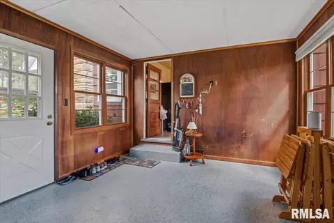 Entry Way - 3210 S 5th St, Springfield, IL 62703 photo 3 of 3