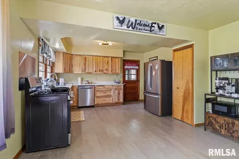 Kitchen - 3210 S 5th St, Springfield, IL 62703 photo 1 of 3
