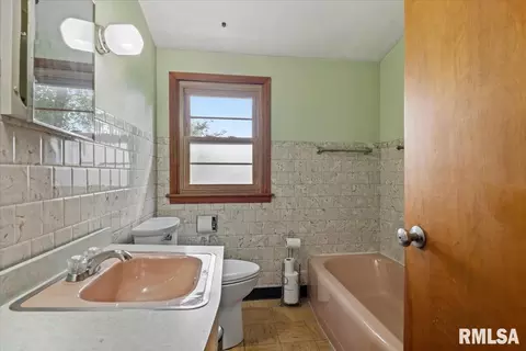 Bath - 3210 S 5th St, Springfield, IL 62703 photo 2 of 2