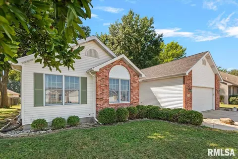 Exterior - 3804 Bluestem Ct, Springfield, IL 62712 photo 3 of 12