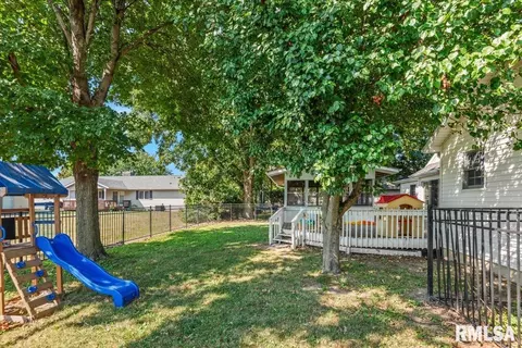 Exterior - 3804 Bluestem Ct, Springfield, IL 62712 photo 10 of 12