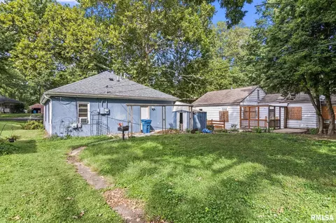 Exterior - 1328 N Ledlie Ave, Springfield, IL 62702 photo 6 of 7