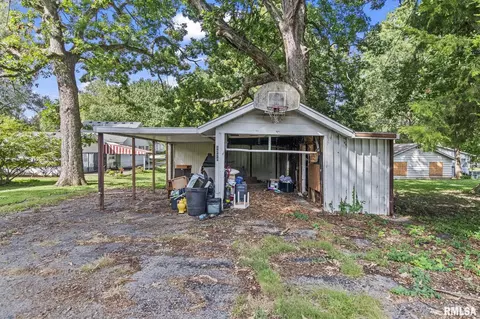 Exterior - 1328 N Ledlie Ave, Springfield, IL 62702 photo 4 of 7