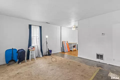 Living - 1328 N Ledlie Ave, Springfield, IL 62702 photo 4 of 4