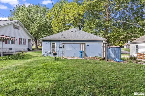 Exterior - 1328 N Ledlie Ave, Springfield, IL 62702 photo 5 of 7
