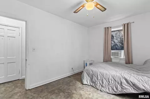 Bedroom - 1328 N Ledlie Ave, Springfield, IL 62702 photo 2 of 3