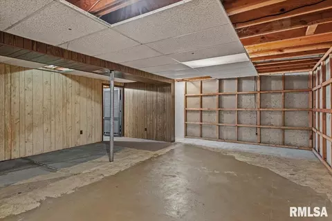 Other - 2425 Stokebridge Rd, Springfield, IL 62702 photo 10 of 15