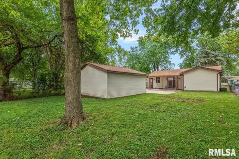 Exterior - 2425 Stokebridge Rd, Springfield, IL 62702 photo 6 of 6