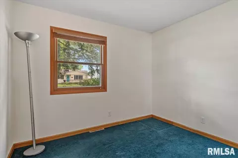 Bedroom - 2425 Stokebridge Rd, Springfield, IL 62702 photo 6 of 8