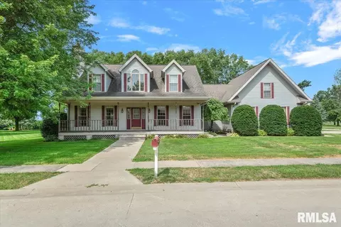 301 S Jayne St, Taylorville, IL 62568