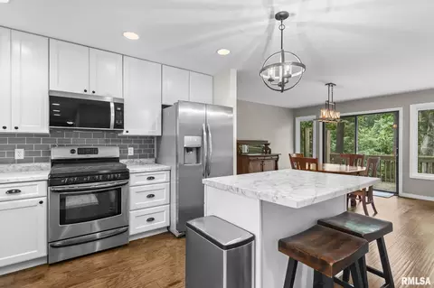 Kitchen - 28 Dean Park Dr, Springfield, IL 62707 photo 2 of 2