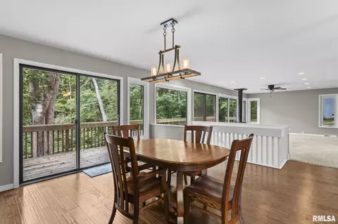 Dining - 28 Dean Park Dr, Springfield, IL 62707 photo 1 of 3