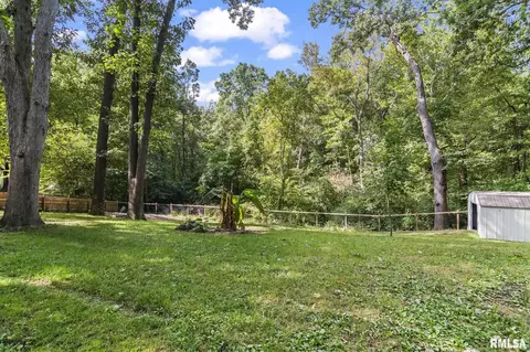 Exterior - 28 Dean Park Dr, Springfield, IL 62707 photo 8 of 8