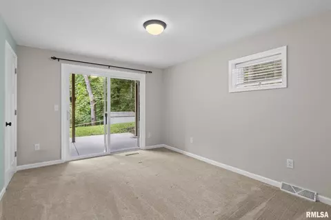 Bedroom - 28 Dean Park Dr, Springfield, IL 62707 photo 4 of 10