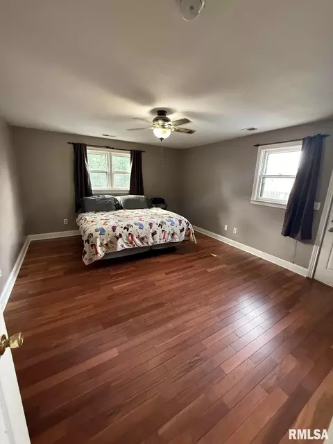 Bedroom - 1145 N 5th St, Springfield, IL 62702 photo 1 of 4