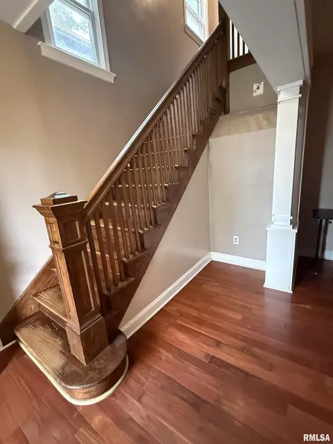 Entry Way - 1145 N 5th St, Springfield, IL 62702 photo 1 of 2