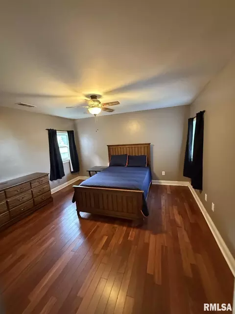 Bedroom - 1145 N 5th St, Springfield, IL 62702 photo 4 of 4