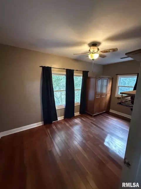 Bedroom - 1145 N 5th St, Springfield, IL 62702 photo 2 of 4