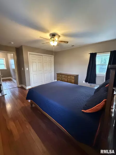 Bedroom - 1145 N 5th St, Springfield, IL 62702 photo 3 of 4