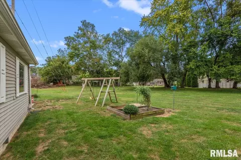 Exterior - 2901 Twin Lakes Dr, Springfield, IL 62707 photo 6 of 6