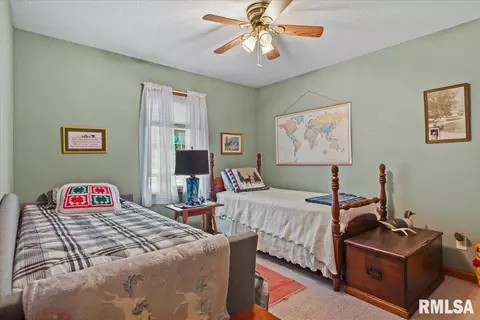 Bedroom - 2901 Twin Lakes Dr, Springfield, IL 62707 photo 5 of 6