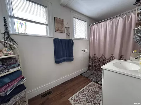 Bath - 838 S Douglas Ave, Springfield, IL 62704 photo 1 of 1