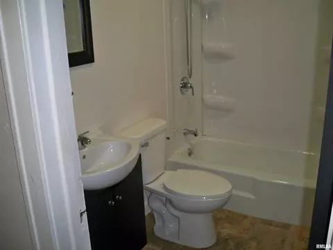 Bath - 731 W North Grand Ave, Springfield, IL 62702 photo 1 of 2