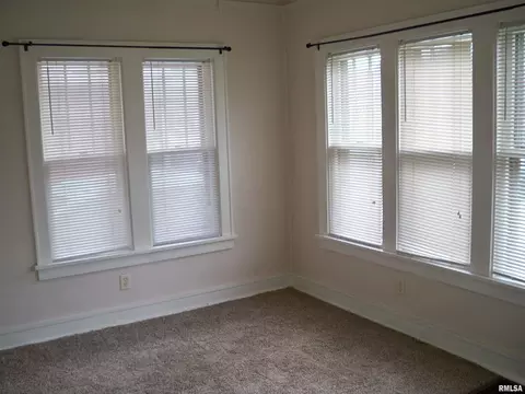 Living - 731 W North Grand Ave, Springfield, IL 62702 photo 1 of 4