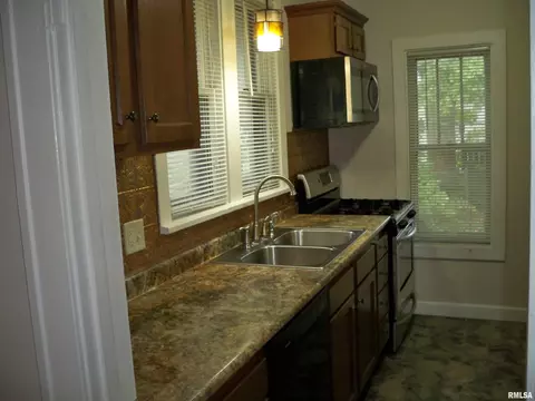 Kitchen - 731 W North Grand Ave, Springfield, IL 62702 photo 1 of 4