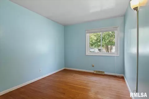 Bedroom - 2520 Sherborn Rd, Springfield, IL 62702 photo 3 of 7