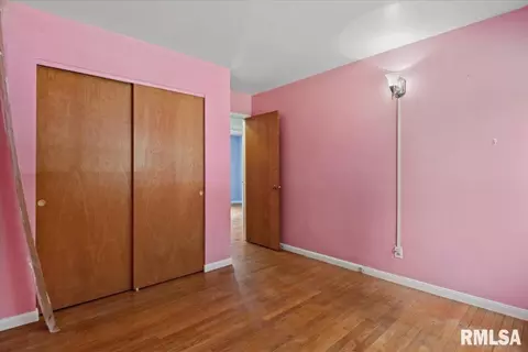Bedroom - 2520 Sherborn Rd, Springfield, IL 62702 photo 2 of 7