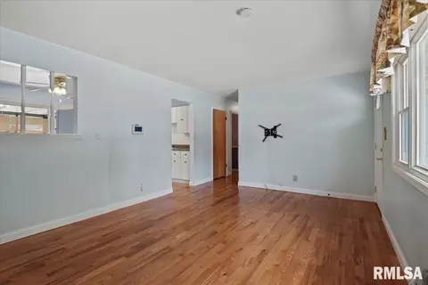 Living - 2520 Sherborn Rd, Springfield, IL 62702 photo 4 of 4