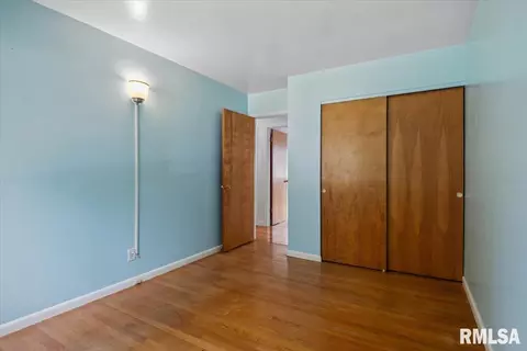 Bedroom - 2520 Sherborn Rd, Springfield, IL 62702 photo 4 of 7