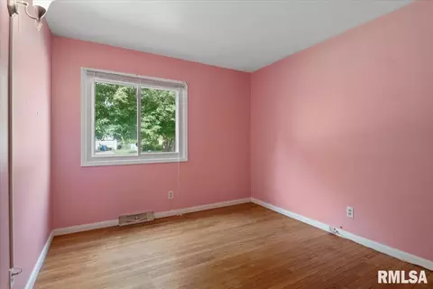 Bedroom - 2520 Sherborn Rd, Springfield, IL 62702 photo 1 of 7