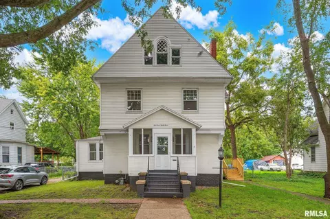 1443 E Knox St, Galesburg, IL 61401