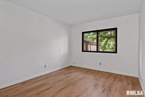 Bedroom - 53 Trailridge Ln, Springfield, IL 62704 photo 1 of 3