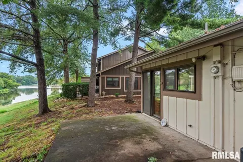 Exterior - 53 Trailridge Ln, Springfield, IL 62704 photo 7 of 10