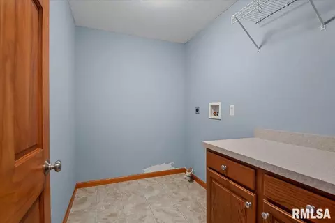 Other - 3505 Tamarak Dr, Springfield, IL 62712 photo 4 of 16