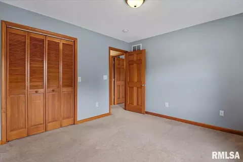 Bedroom - 3505 Tamarak Dr, Springfield, IL 62712 photo 9 of 10