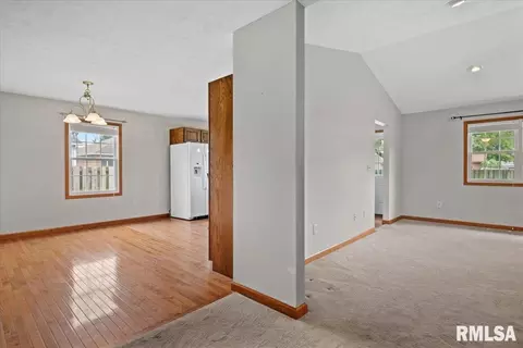 Entry Way - 3505 Tamarak Dr, Springfield, IL 62712 photo 2 of 7