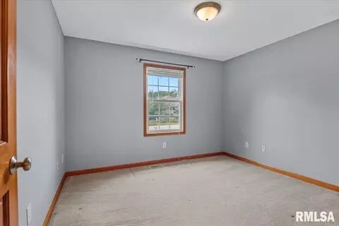 Bedroom - 3505 Tamarak Dr, Springfield, IL 62712 photo 8 of 10