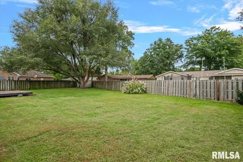 Exterior - 3505 Tamarak Dr, Springfield, IL 62712 photo 3 of 7