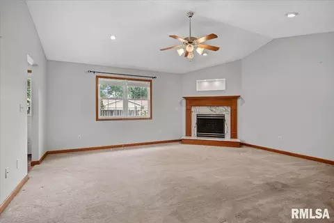 Living - 3505 Tamarak Dr, Springfield, IL 62712 photo 1 of 3