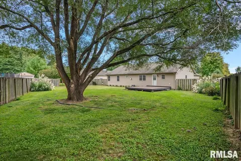 Exterior - 3505 Tamarak Dr, Springfield, IL 62712 photo 6 of 7
